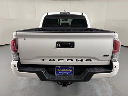 Used 2020 Toyota Tacoma TRD Off-Road w/ Technology Package image 7