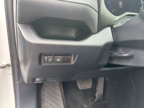 Used 2024 Toyota RAV4 LE AWD/4WD image 14