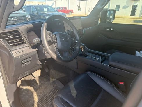 Used 2024 Lexus GX 550 w/ Accessory Package (Z1) AWD/4WD image 14
