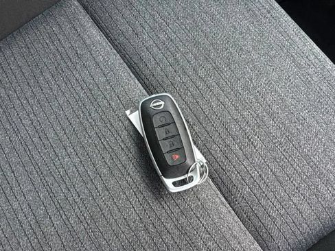 Used 2023 Nissan Rogue SV AWD/4WD image 5
