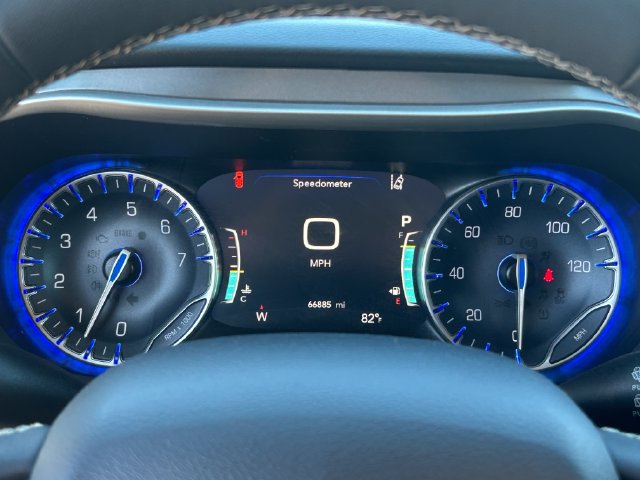 Used 2023 Chrysler Pacifica Touring-L FWD image 21