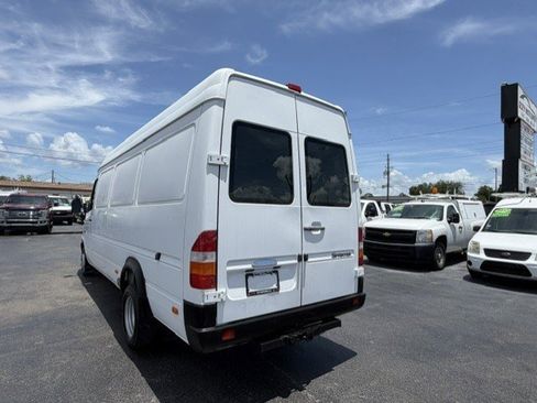 Used 2005 Freightliner Sprinter 3500 RWD image 7