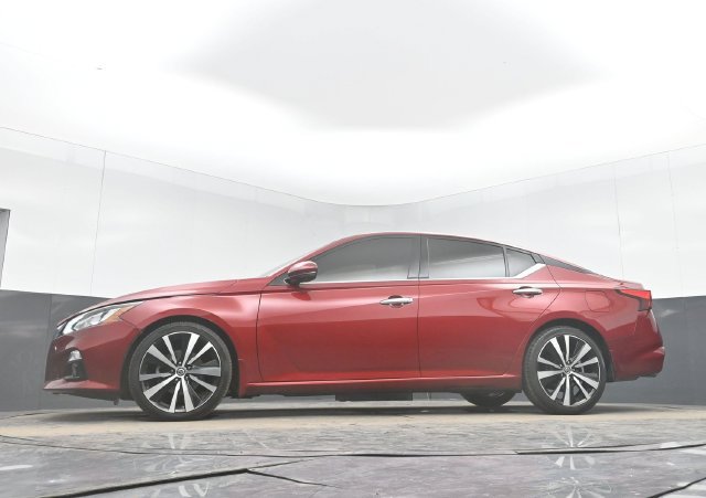 Used 2020 Nissan Altima 2.5 Platinum FWD image 46