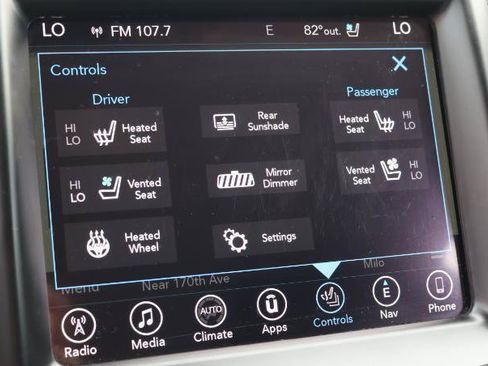 Used 2017 Chrysler 300 C RWD image 14