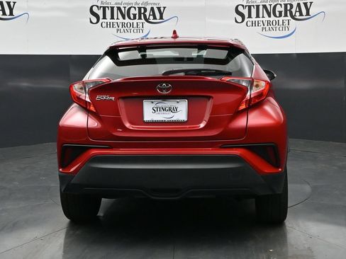 Used 2021 Toyota C-HR XLE FWD image 6