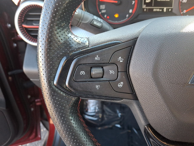 Used 2025 Chevrolet Trax RS w/ Sunroof Package FWD image 21