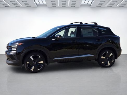 New 2026 Nissan Kicks SR w/ Cold Weather Package FWD image 7