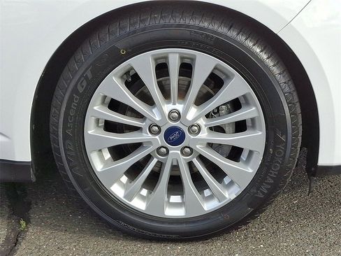 Used 2017 Ford C-MAX SE image 8