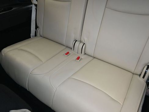 Used 2019 INFINITI QX60 Luxe w/ Essential Package FWD image 17