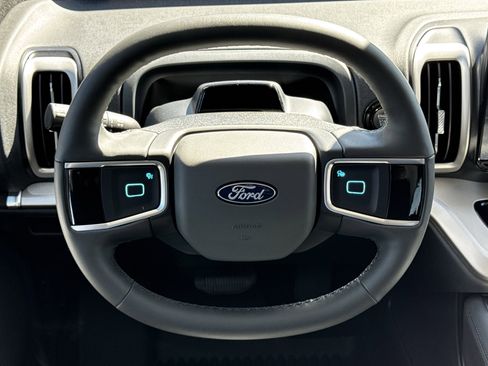 New 2026 Ford Expedition Active image 15