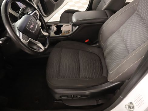 Used 2020 GMC Acadia SLE w/ Driver Convenience Package image 10