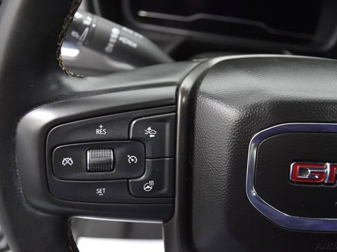 Used 2023 GMC Yukon XL AT4 image 9