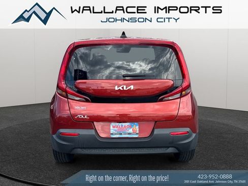 Used 2022 Kia Soul LX w/ Technology Package FWD image 4