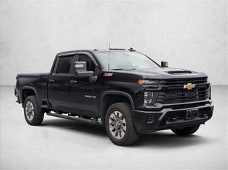 Used 2025 Chevrolet Silverado 2500 Custom w/ Custom Value Package AWD/4WD video 3