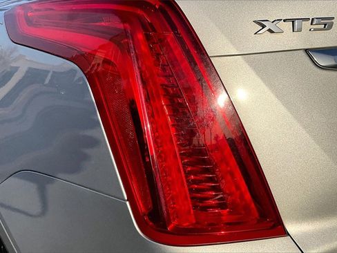 Used 2017 Cadillac XT5 Premium Luxury image 32