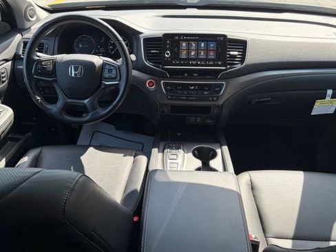Certified 2025 Honda Ridgeline RTL image 34