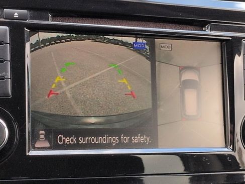 Used 2018 Nissan Rogue SV w/ Premium Package image 21