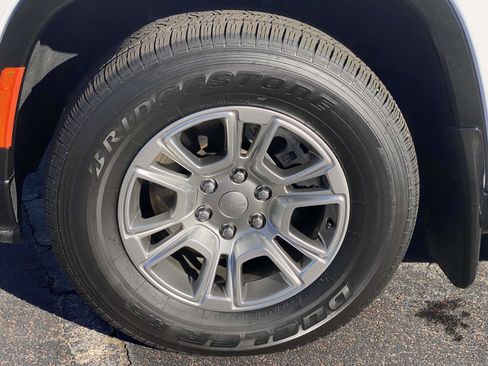 Certified 2024 Jeep Wagoneer 4DR 4WD w/ Convenience Group I image 12