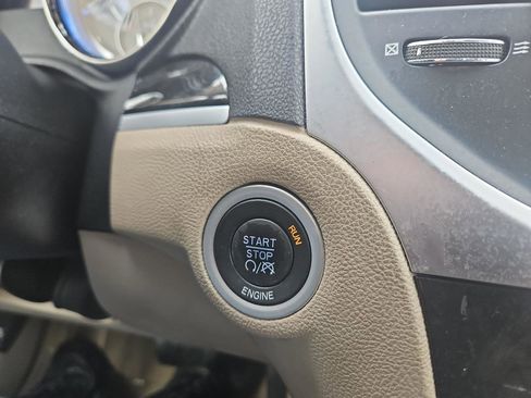 Used 2013 Chrysler 300 RWD image 19