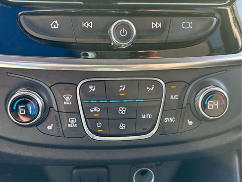 Used 2021 Chevrolet Traverse LT FWD image 14