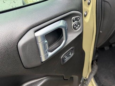 New 2026 Jeep Wrangler Unlimited Rubicon AWD/4WD image 13