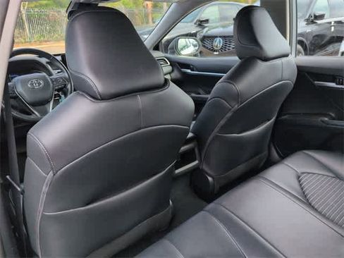 Used 2024 Toyota Camry SE image 19
