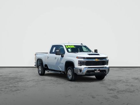 Used 2025 Chevrolet Silverado 2500 LT w/ Convenience Package AWD/4WD image 2