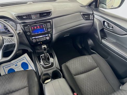 Used 2018 Nissan Rogue SV AWD/4WD image 27