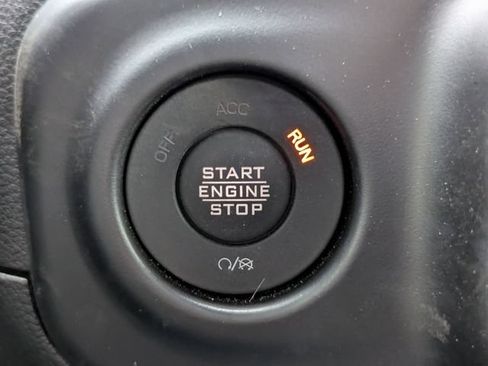 Used 2023 Jeep Wrangler Unlimited Sahara AWD/4WD image 29