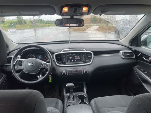 Used 2019 Kia Sorento L FWD image 14