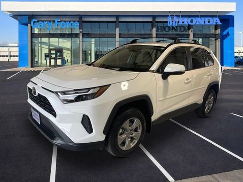 Used 2025 Toyota RAV4 XLE w/ Convenience Package FWD image 4
