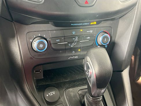 Used 2018 Ford Focus SE image 15