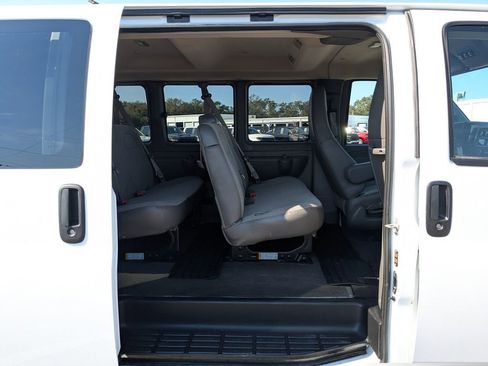 Used 2025 GMC Savana 3500 LT w/ LT Preferred Equipment Group RWD image 13