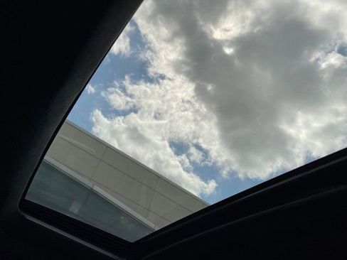 Used 2024 GMC Sierra 1500 AT4X image 18