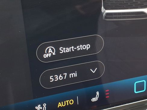 Certified 2025 Volkswagen Tiguan SE image 29