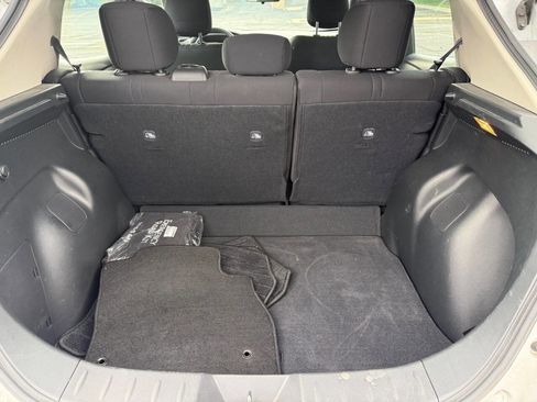 Used 2023 Nissan Leaf S FWD image 11