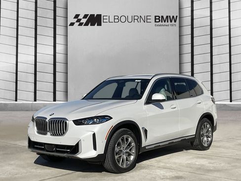 New 2026 BMW X5 sDrive40i w/ Premium Package image 3