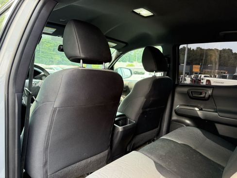 Used 2021 Toyota Tacoma TRD Sport AWD/4WD image 25