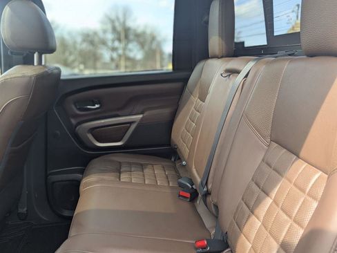 Used 2023 Nissan Titan Platinum Reserve w/ Moonroof Package AWD/4WD image 38