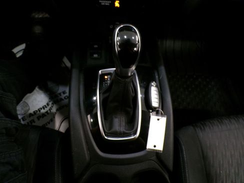 Used 2019 Nissan Rogue SV w/ Premium Package image 26