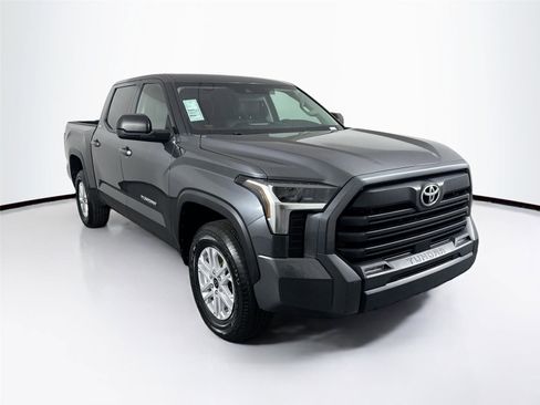 Used 2023 Toyota Tundra SR5 w/ SR5 Premium Package AWD/4WD image 10