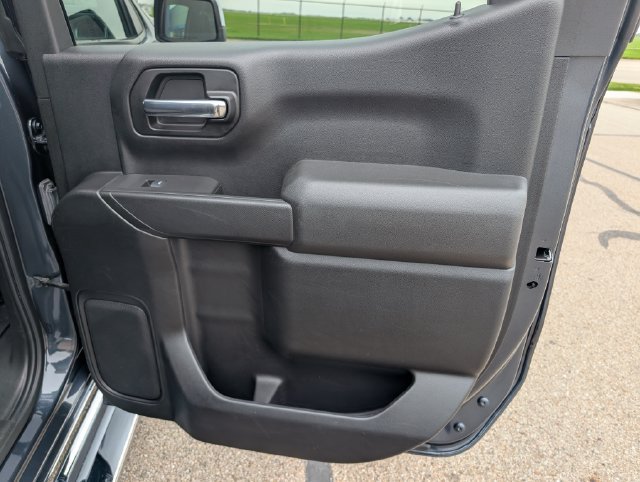 Used 2021 Chevrolet Silverado 1500 LT AWD/4WD image 7