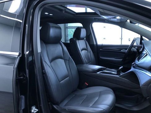 Used 2018 Buick Enclave Essence AWD/4WD image 23