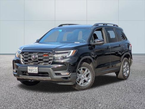 Certified 2025 Honda Passport TrailSport image 1