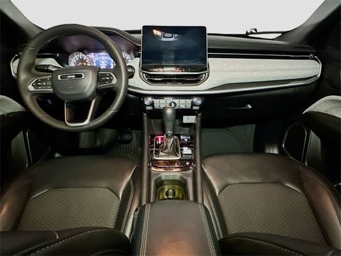 Used 2023 Jeep Compass Latitude w/ Convenience Group image 9