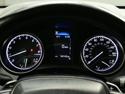 Used 2024 Toyota Camry SE FWD image 23