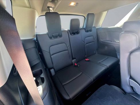 Used 2025 Nissan Pathfinder SL w/ Black Appearance Package AWD/4WD image 28