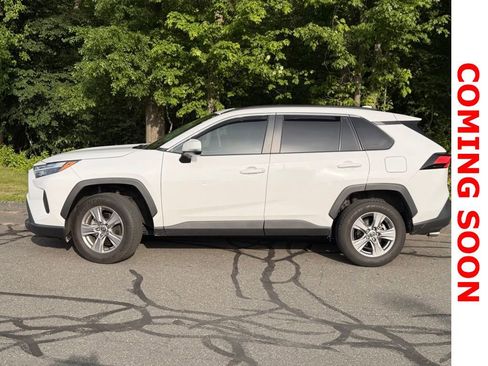 Used 2023 Toyota RAV4 XLE w/ Convenience Package AWD/4WD image 5