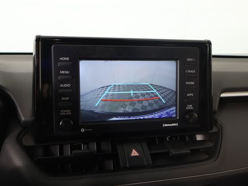 Used 2022 Toyota RAV4 LE image 6