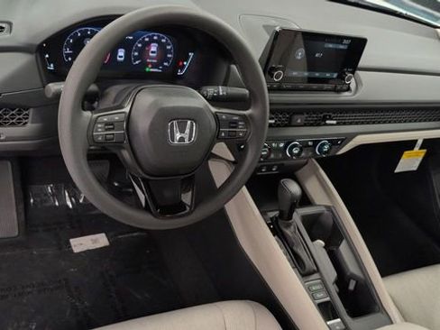 Used 2025 Honda Accord SE image 25